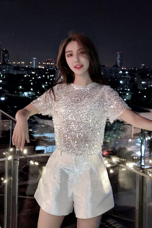 2018夏季新款时尚性感心机显瘦白色镂空网纱亮片上衣短袖t恤女潮