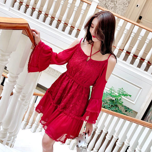 2018春装新款性感心机露肩挂脖雪纺连衣裙女红色洋气吊带裙子夏天
