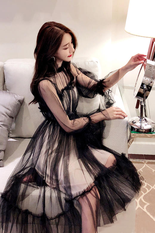 心子2018春装新款洋气优雅长袖透视网纱抹胸连衣裙仙女裙女中长款