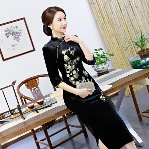 GSJ-9817-8新款丝绒绣花大码旗袍 商品图1