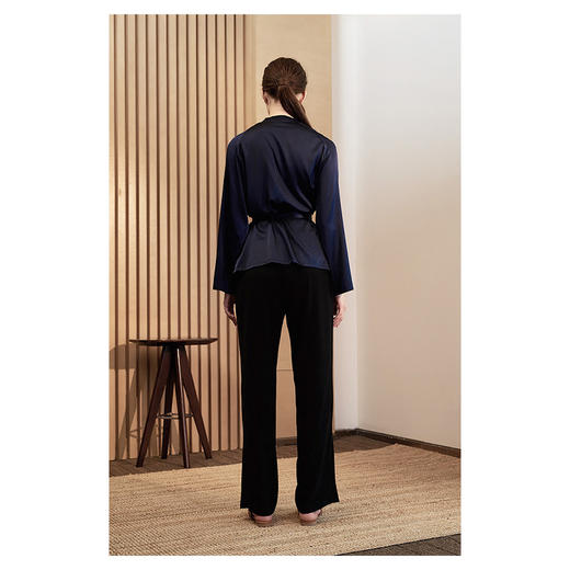 Viktoria Chan | Andrea Silk Blouse with Buttons [长袖真丝上衣] 商品图3