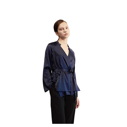 Viktoria Chan | Andrea Silk Blouse with Buttons [长袖真丝上衣] 商品图2