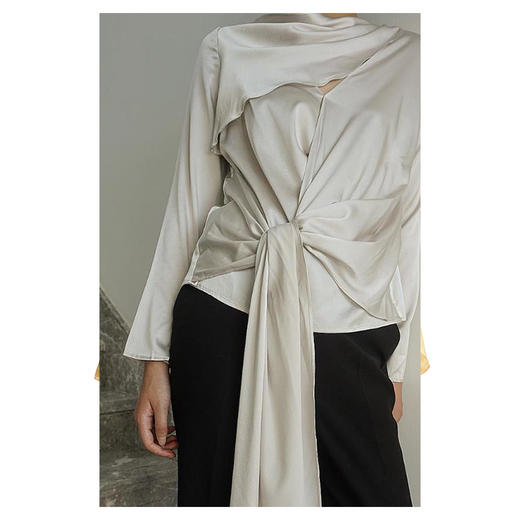 Viktoria Chan | AW18018 Rose Silk TOP [真丝长袖上衣] 商品图0