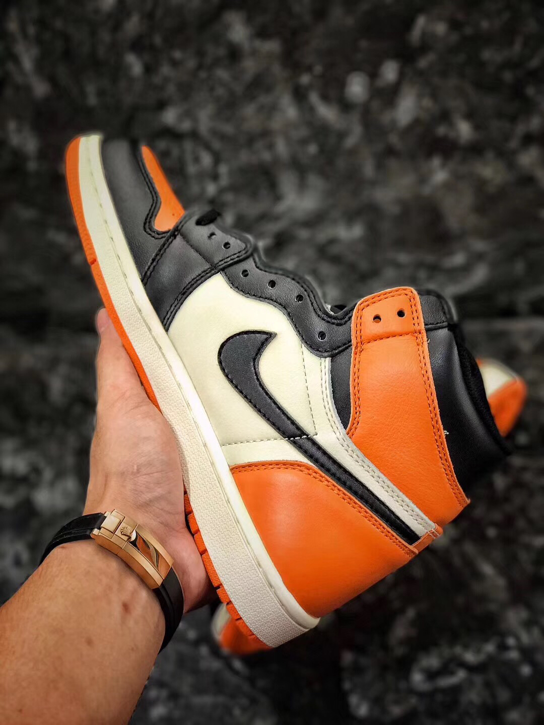 经典爆款aj1黑扣碎篮板aj1出口国外鞋店订单完美鞋型头层软牛皮男鞋