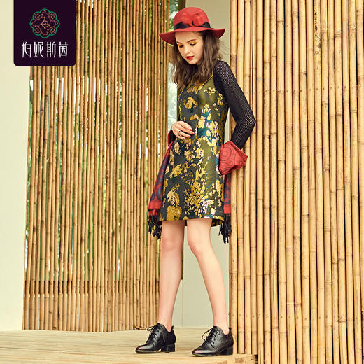 【伯妮斯茵】短款无袖连衣裙--阅读者--《画尽世间光影，只为挚爱的女人》 商品图3