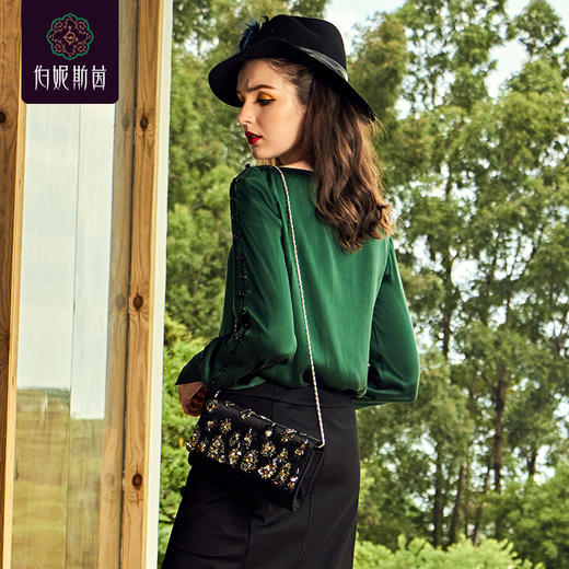 【伯妮斯茵】3T6713-- T恤--阅读者--《画尽世间光影，只为挚爱的女人》 商品图2