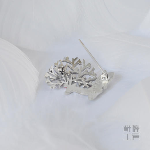 溪边鹿 / 925银珐琅胸针【定制：7-15天】 ○ 箭儒工房 商品图5