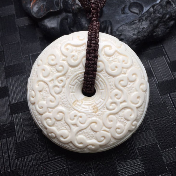 d49790猛犸象牙回纹平安扣吊坠