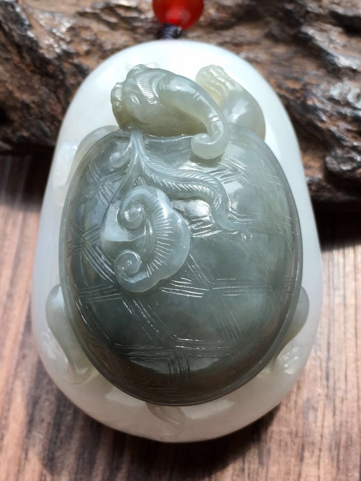 900635和田玉青花青海料龙龟神兽手把件