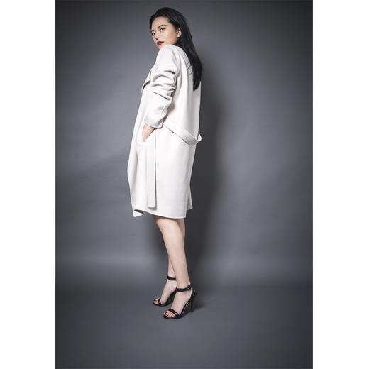 PURE by purée #0518 纯羊绒不对称设计大衣 商品图1