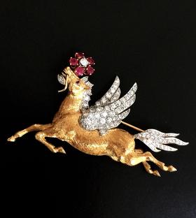 古董玫瑰拉丝工艺飞马胸针