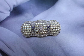 古董野生珍珠蕾丝工艺胸针