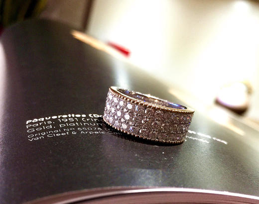 露珠滚边群镶钻戒 商品图1