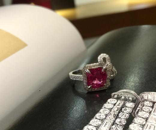 2.43克拉热粉蝴蝶结款尖晶石戒指 商品图3