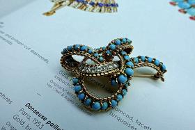 古董绿松石花卉造型胸针