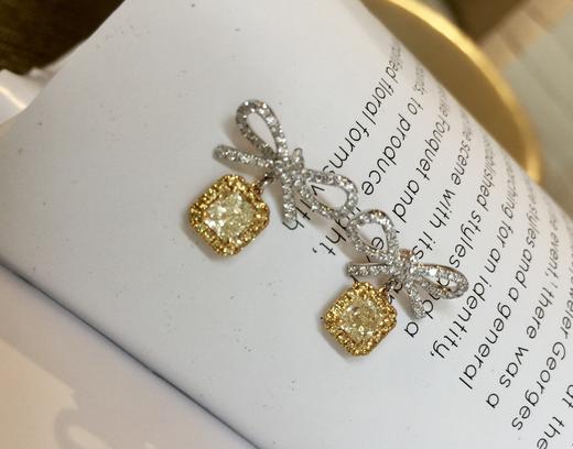 1.00克拉k金豪镶款黄钻设计款耳环 商品图2