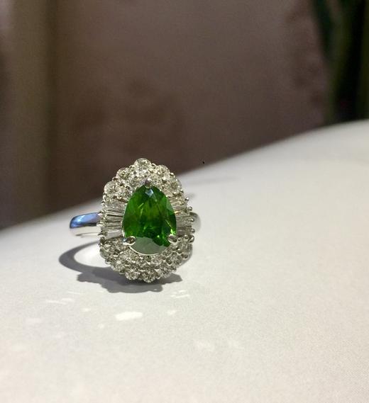 2.2克拉乌拉尔翠榴石戒指 商品图4