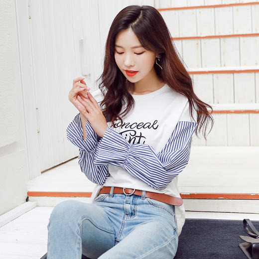 韩都衣舍2018韩版秋新款女条纹拼接打底宽松长袖t恤tk1928婏
