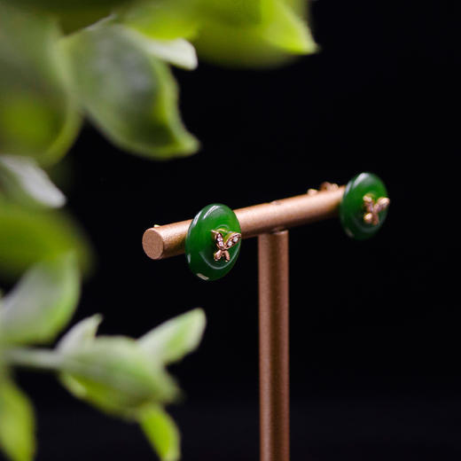 18K玫瑰金和田玉（碧玉）耳钉--金蝶翩翩 /小平安扣12mm / 菠菜绿（含18k金耳扣） 商品图3