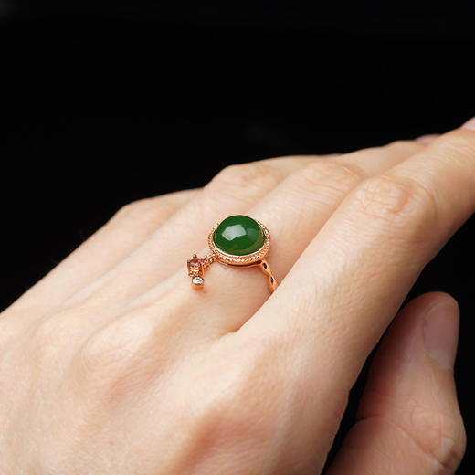 18k金镶天然碧玉绿玉石戒指带证书