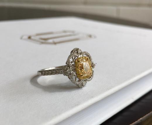 一克拉黄色钻石经典花朵元素戒指 商品图2