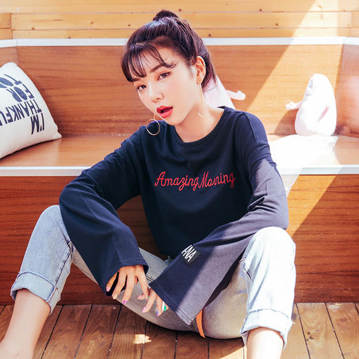 韩都衣舍2018秋装新款女装韩版宽松chic心机印花显瘦T恤NP7158冉 商品图2