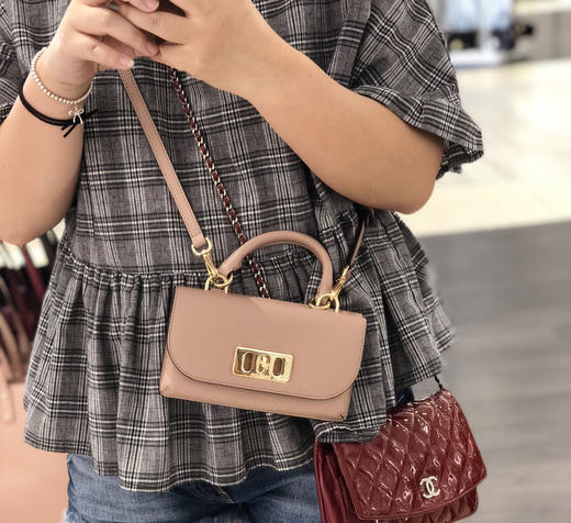 清库存！MK小猪鼻斜挎手铃手机包钱包 商品图2