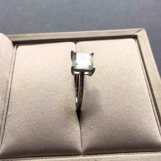 高冰种飘花方形祖母绿切割翡翠戒指18k白金镶嵌 商品图5