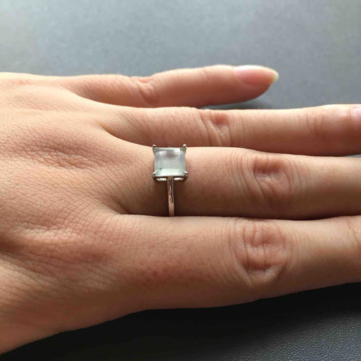 高冰种飘花方形祖母绿切割翡翠戒指18k白金镶嵌 商品图7