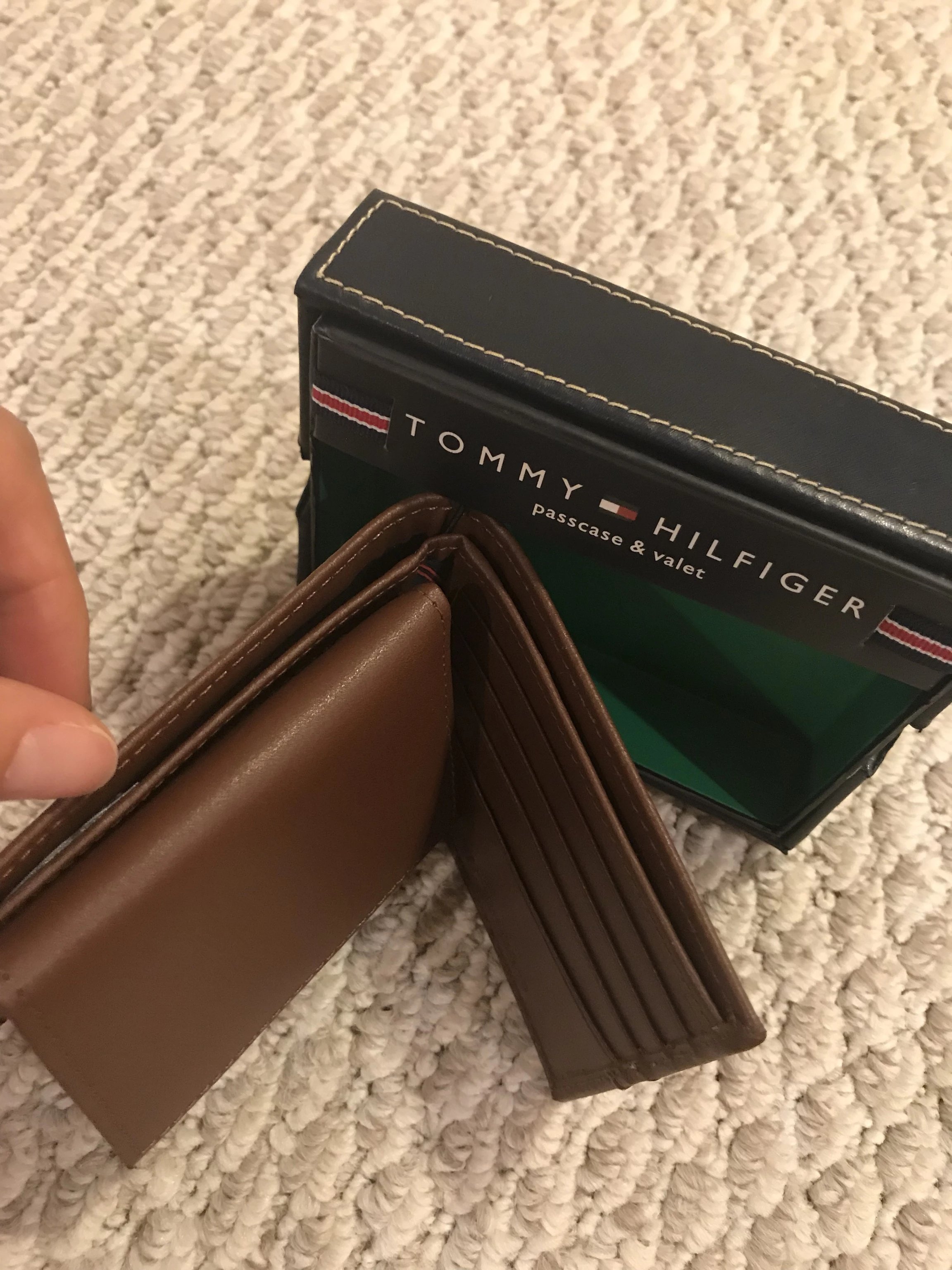 正品汤米tommyhilfiger时尚男士真皮钱包牛皮钱夹特价2色各一