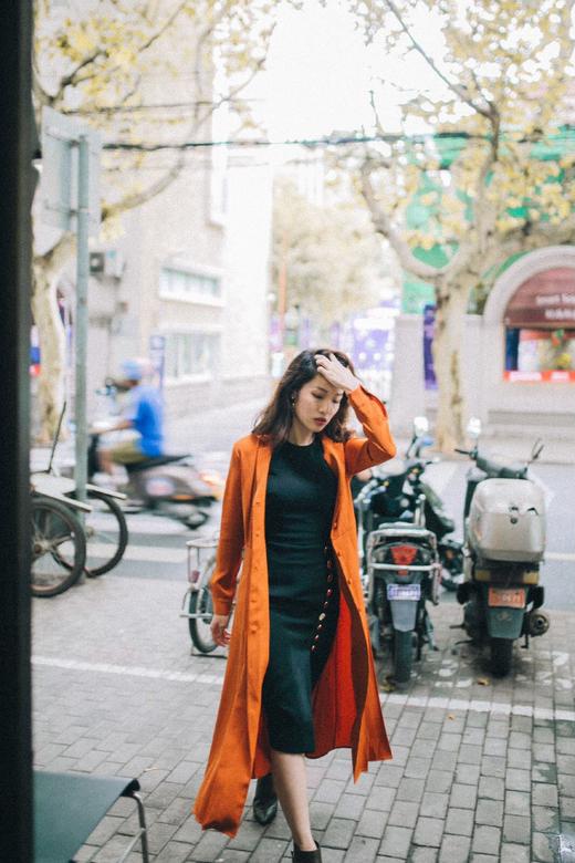 AtelierMissLu / Sabrina 亮橘风琴摆系扣长风衣 商品图8