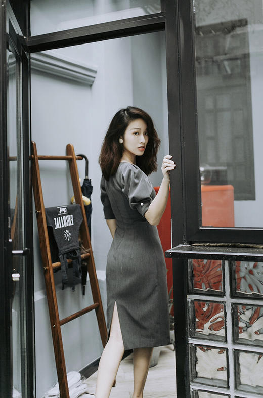 AtelierMissLu /Jacqueline 高级灰灯笼袖修身裙 商品图4