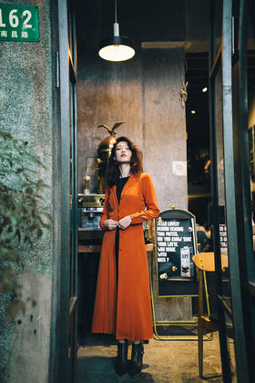 AtelierMissLu / Sabrina 亮橘风琴摆系扣长风衣