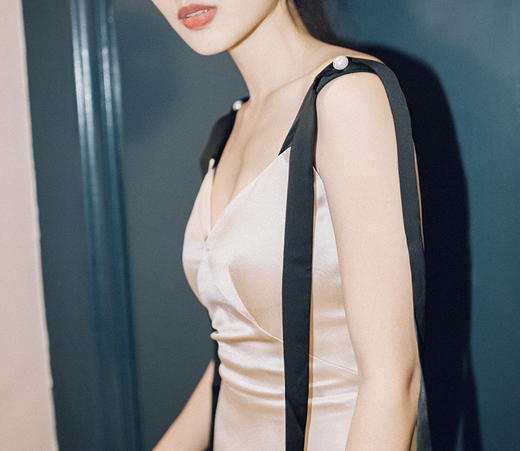 AtelierMissLu / Jane 香槟粉飘带鱼尾吊带裙 商品图1