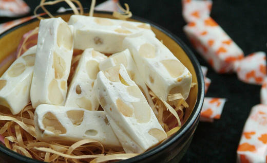 103妈咪厨房和宝贝们一起diy巧克力牛轧糖