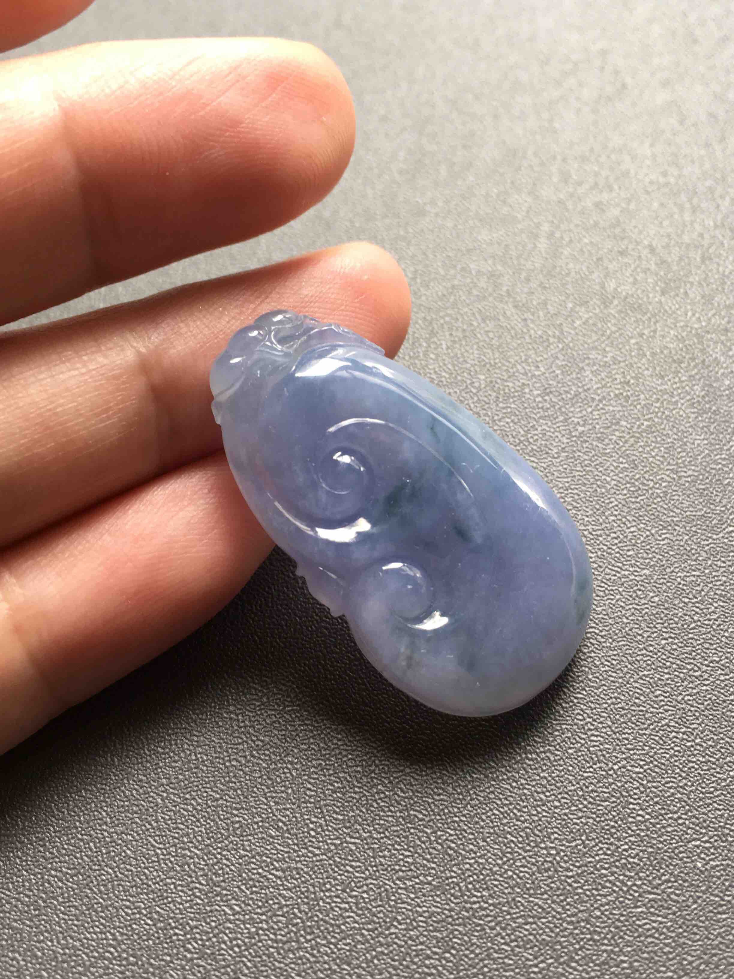 糯冰种紫罗兰飘花翡翠如意