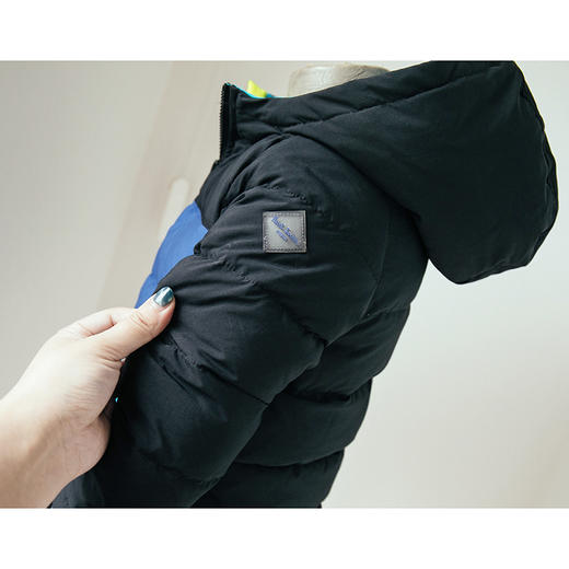 2021底-5折  不退换 THS Man 原厂童装 撞色拼接款羽绒服 CV031 商品图6