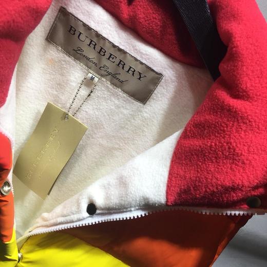 点此购买burberry彩虹马甲羽绒棉外套太104994