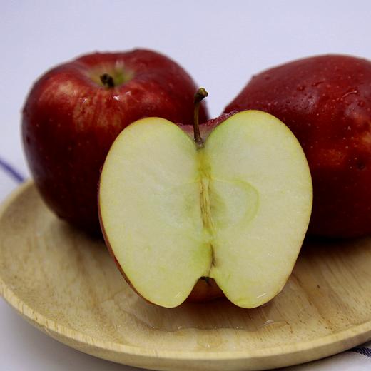 新疆伊犁首红苹果5斤装单果8090mm甜香浓郁西域苹果