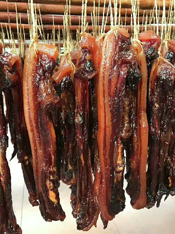 七掌柜农家腊肉跑山黑毛猪瘦而不柴肥而不腻腊香扑鼻一家做肉香十里