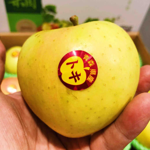 日本进口，青森水蜜桃苹果，堪称苹果届的NO1，脆甜多汁，打开箱子的瞬间浓郁的香气扑面而来，让人醉！ 商品图4