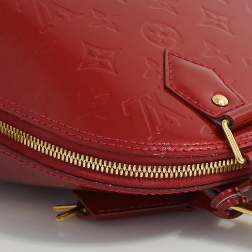 lv红色漆皮贝壳包