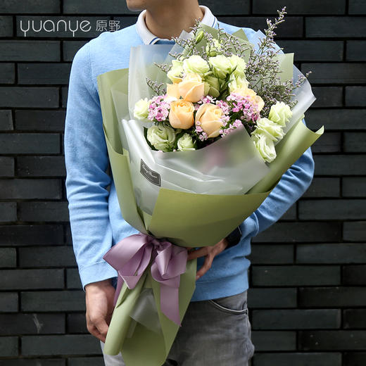 香槟玫瑰桔梗混搭花束 商品图1