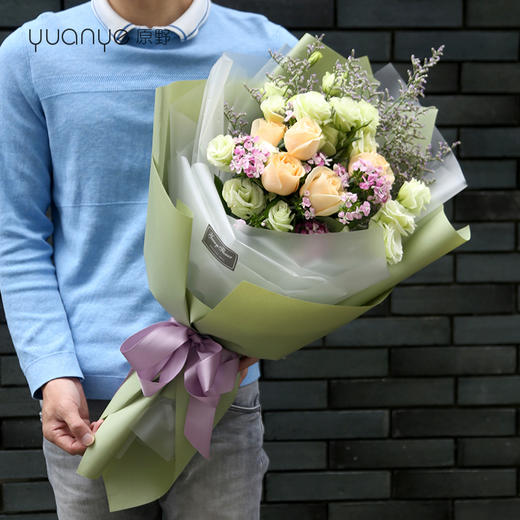 香槟玫瑰桔梗混搭花束 商品图0