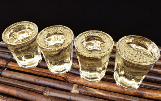 【板砖/酱香白酒】牛十八升级版绵柔王，入喉清爽无一物 ！三十年老酒调和，7.5平方公里生态圈五十年窖池发酵，纯正红缨子酿造，53度酱香型白酒 ！ 商品图2