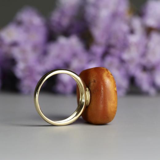 欧洲老蜜蜡镶嵌蓝宝石戒指 商品图3