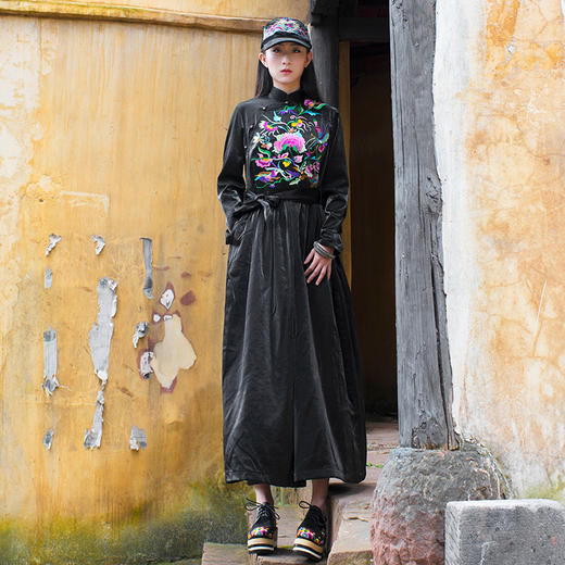 云南映象系列——朱仙刺绣廓形连衣裙 | 杨丽萍老师经典款 | 24小时现货发 商品图7