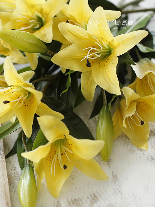 百合花高仿真花简约唯美 客厅室内装饰绢花套装餐厅摆放花艺单支 商品图4