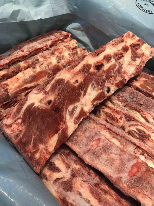 #新货·澳洲·和牛牛脊骨#骨肉相连，被西冷、眼肉等牛排部位包裹的骨头部位，熬汤、火锅都超赞～ 商品图4