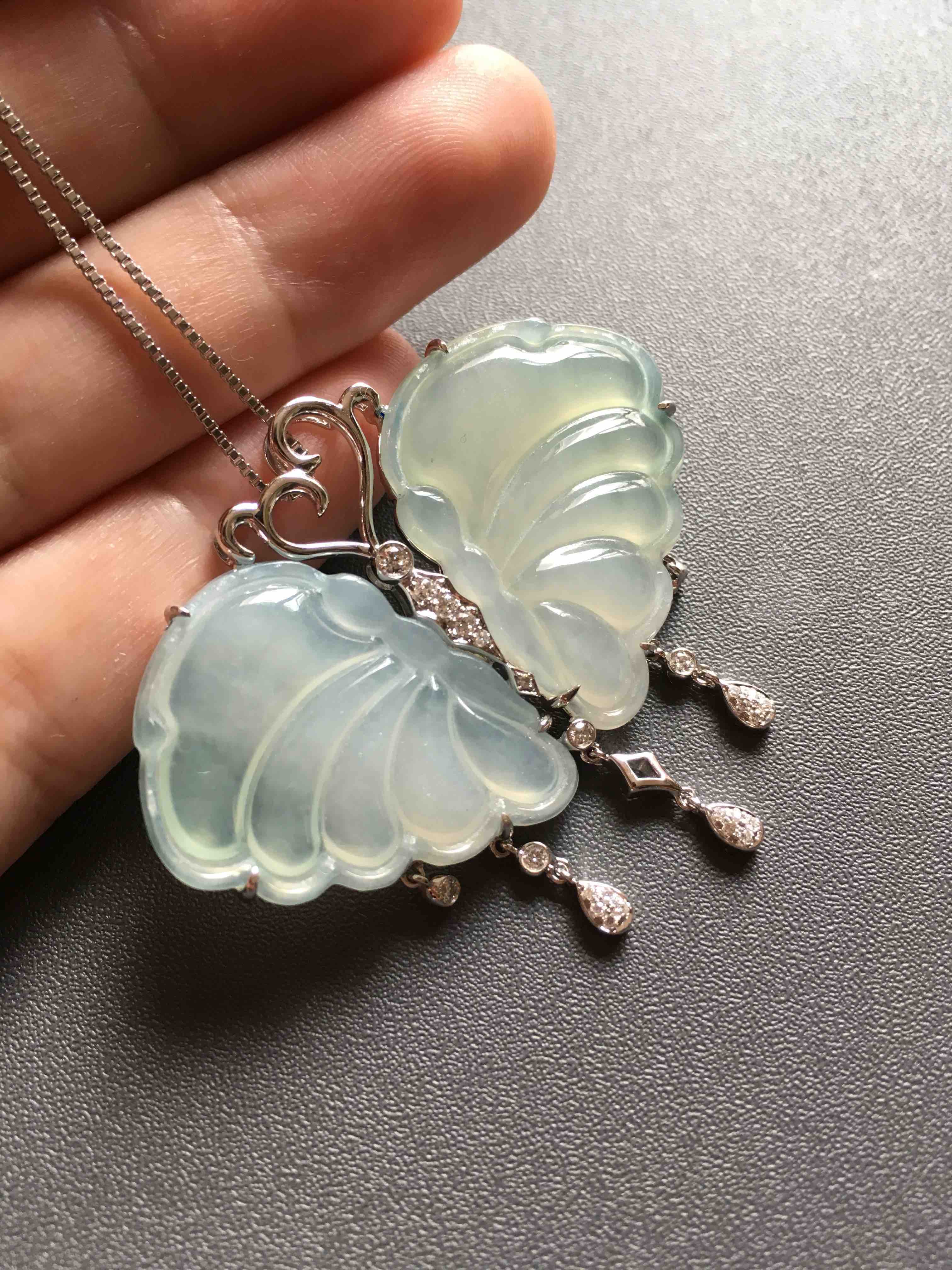 冰种翡翠蝴蝶吊坠18k白金钻石镶嵌